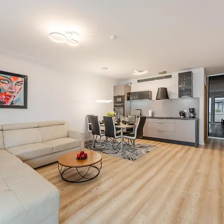 Appartamento Nadmorskie Tarasy-basen Fitness Bawialnia Parking W Cenie - Kołobrzeg