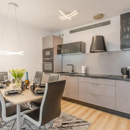 Nadmorskie Tarasy-basen Fitness Bawialnia Parking W Cenie - *